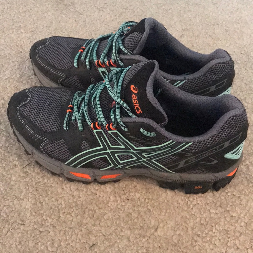 Size 8.5 (women’s) ASICS running shoes. Duomax.